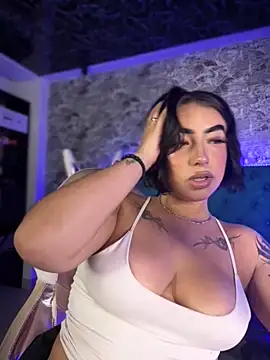 Snapshot of Scarlett-LS chatting on 2, 12, 2025 Scarlett-LS online show from 2, 12, 2025