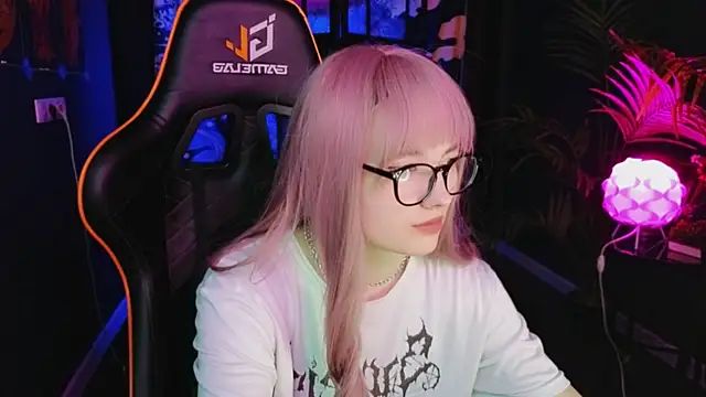 Akemi Sora  online show from 3, 3, 2025