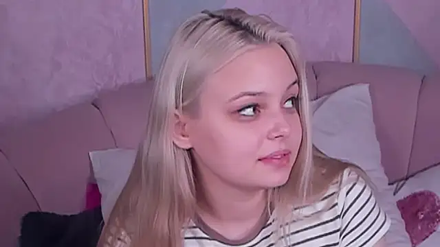 Snapshot of CLAIRE_VOGT chatting on 17, 2, 2025 CLAIRE VOGT online show from 17, 2, 2025