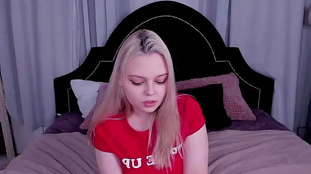 Snapshot of CLAIRE_VOGT chatting on 7, 3, 2025 CLAIRE VOGT online show from 7, 3, 2025