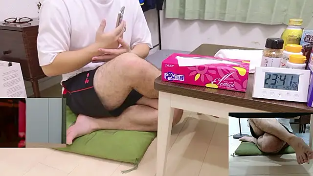 Snapshot of YARASERO-kun chatting on 18, 9, 2025 YARASERO-kun online show from 18, 9, 2025