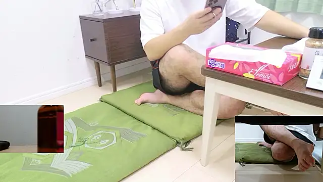 Snapshot of YARASERO-kun chatting on 26, 9, 2025 YARASERO-kun online show from 26, 9, 2025