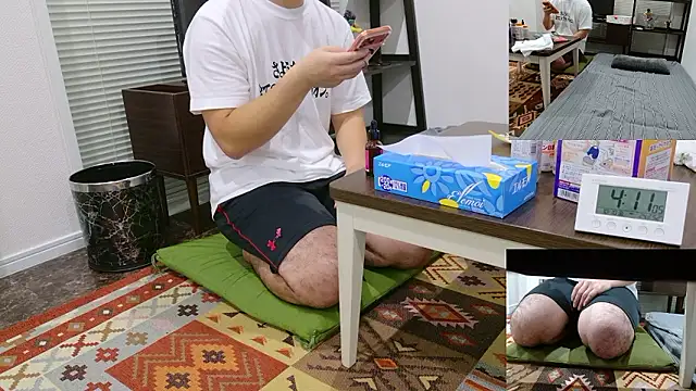 Snapshot of YARASERO-kun chatting on 9, 10, 2025 YARASERO-kun online show from 9, 10, 2025