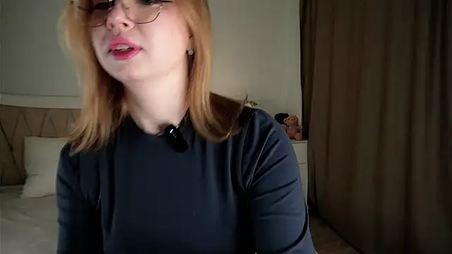 Snapshot of EdlaHames chatting on 19, 2, 2025 EdlaHames online show from 19, 2, 2025