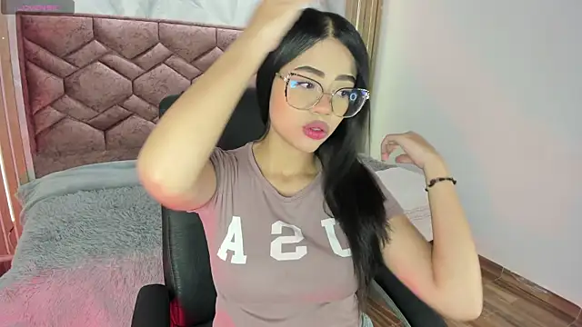 Snapshot of Sussan_love01 chatting on 6, 10, 2025 Sussan love01 online show from 6, 10, 2025