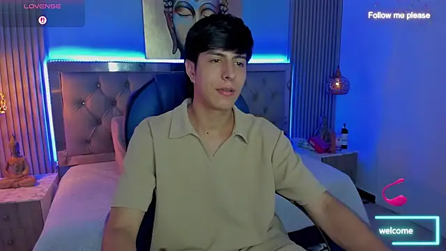 Snapshot of Estiv18_ chatting on 25, 9, 2025 Estiv18 online show from 25, 9, 2025