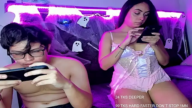 EmilyPacho  online show from 14, 10, 2025