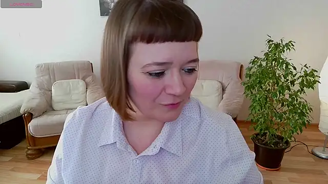 Snapshot of LizaMilfa chatting on 6, 3, 2025 LizaMilfa online show from 6, 3, 2025