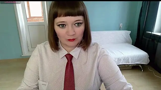 Snapshot of LizaMilfa chatting on 4, 10, 2025 LizaMilfa online show from 4, 10, 2025