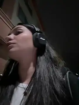 lunalovelee online show from 24, 9, 2025