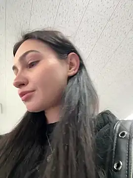 lunalovelee online show from 28, 9, 2025