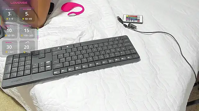 Snapshot of natasha_steele chatting on 29, 11, 2025 natasha steele online show from 29, 11, 2025