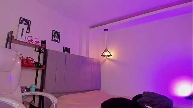 Miller Vanessa  online show from 9, 9, 2025