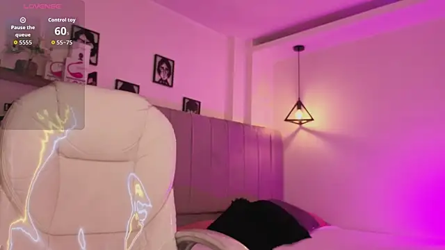 Miller Vanessa  online show from 14, 10, 2025