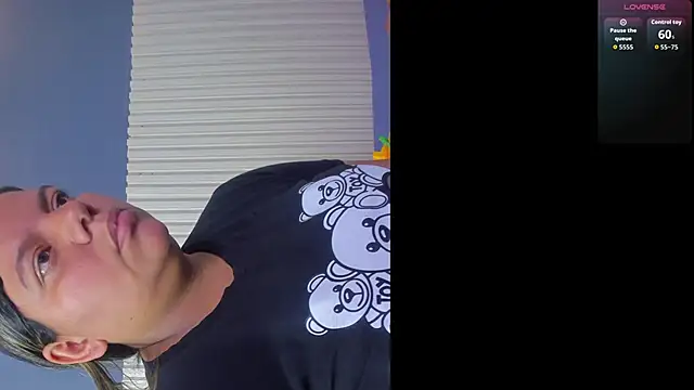 Aida-nicolle online show from 14, 11, 2025