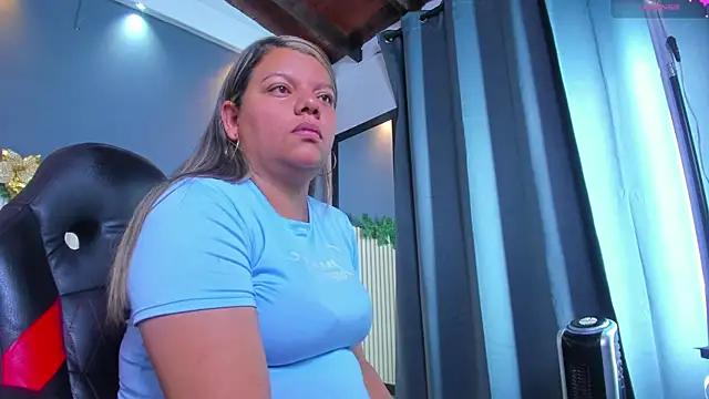 Aida-nicolle online show from 17, 12, 2025