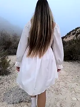 Mona Plus online show from 17, 9, 2025