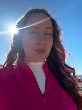 Mona Plus online show from 4, 4, 2026