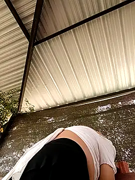 promiscuous-indecent-momm online show from 16, 4, 2026