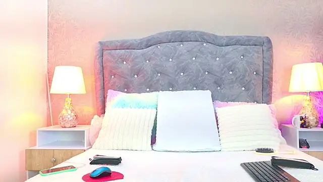 YesyHills online show from 22, 3, 2026