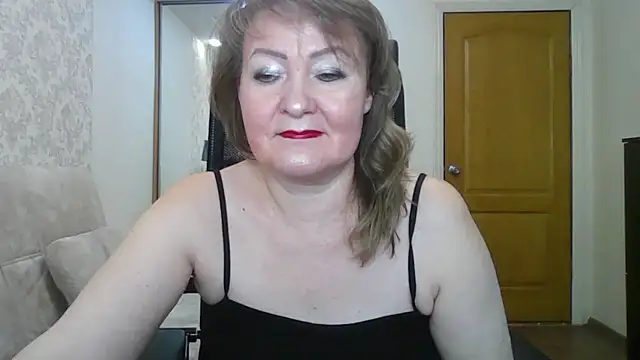 Snapshot of Victoria_secrets_ chatting on 2, 3, 2025 Victoria secrets online show from 2, 3, 2025