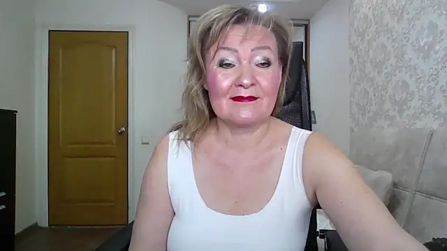 Snapshot of Victoria_secrets_ chatting on 5, 10, 2025 Victoria secrets online show from 5, 10, 2025