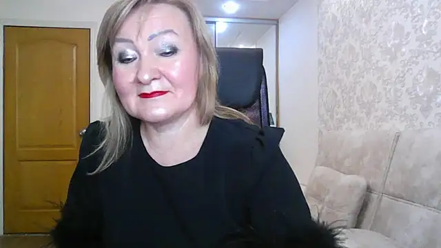 Snapshot of Victoria_secrets_ chatting on 13, 10, 2025 Victoria secrets online show from 13, 10, 2025