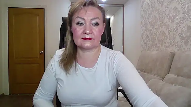 Snapshot of Victoria_secrets_ chatting on 11, 11, 2025 Victoria secrets online show from 11, 11, 2025