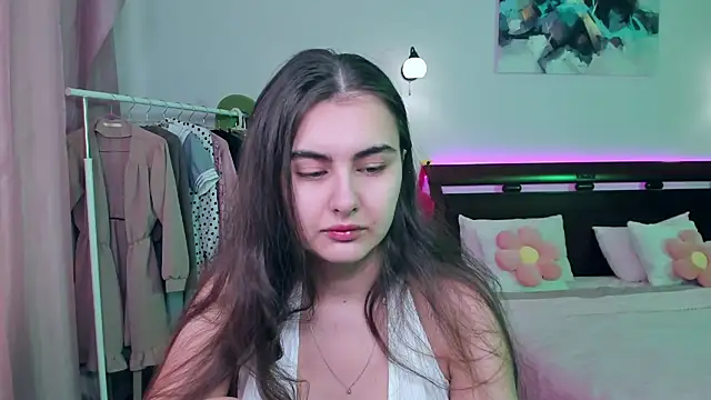 GabriellaMays online show from 2, 3, 2025