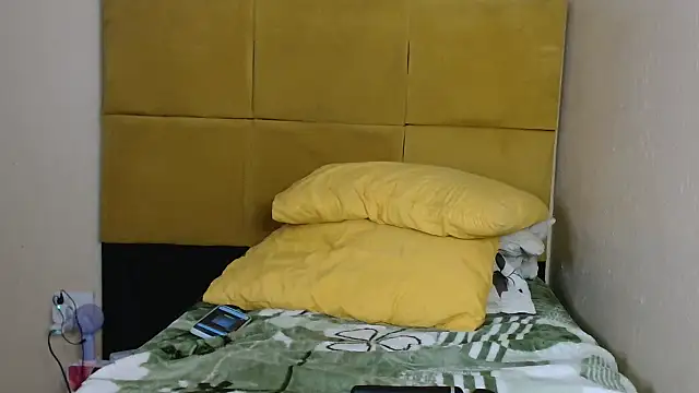 Snapshot of ChloeBab chatting on 14, 11, 2025 ChloeBab online show from 14, 11, 2025