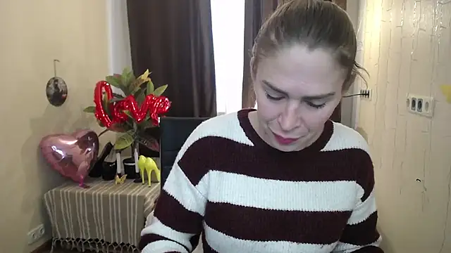 TessaDaybreak online show from 16, 2, 2025