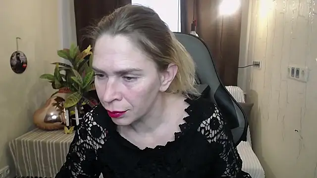 TessaDaybreak online show from 27, 2, 2025