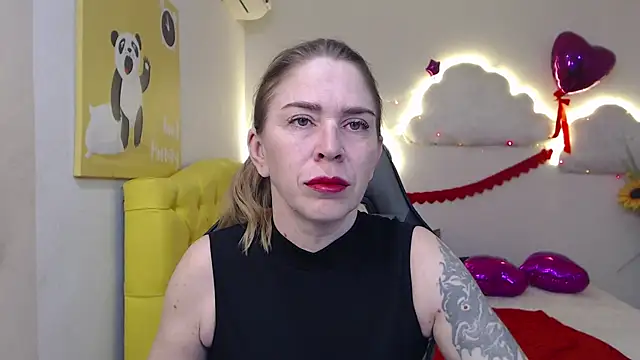 TessaDaybreak online show from 23, 3, 2025