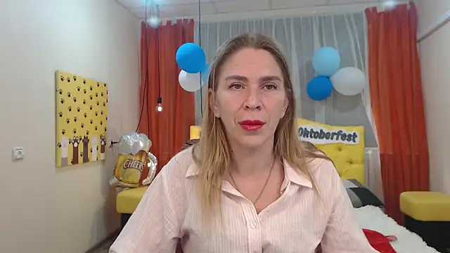 TessaDaybreak online show from 26, 9, 2025