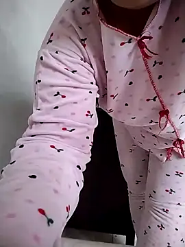 Snapshot of Dalou3a-69 chatting on 4, 10, 2025 Dalou3a-69 online show from 4, 10, 2025