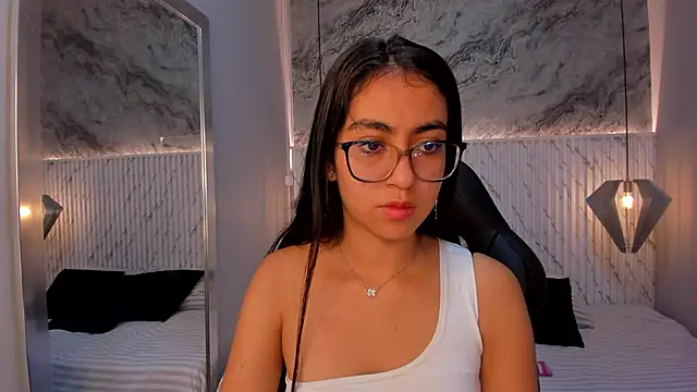 Snapshot of lucelly_15 chatting on 13, 3, 2025 lucelly 15 online show from 13, 3, 2025