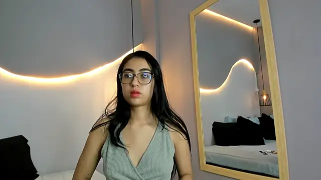Snapshot of lucelly_15 chatting on 3, 10, 2025 lucelly 15 online show from 3, 10, 2025