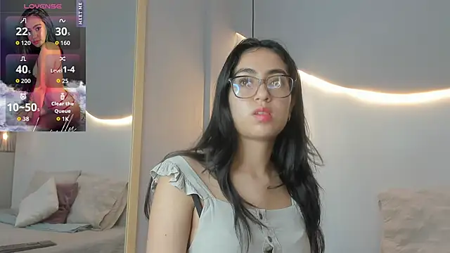 Snapshot of lucelly_15 chatting on 12, 10, 2025 lucelly 15 online show from 12, 10, 2025