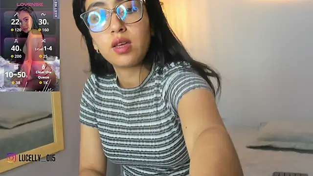 Snapshot of lucelly_15 chatting on 23, 10, 2025 lucelly 15 online show from 23, 10, 2025