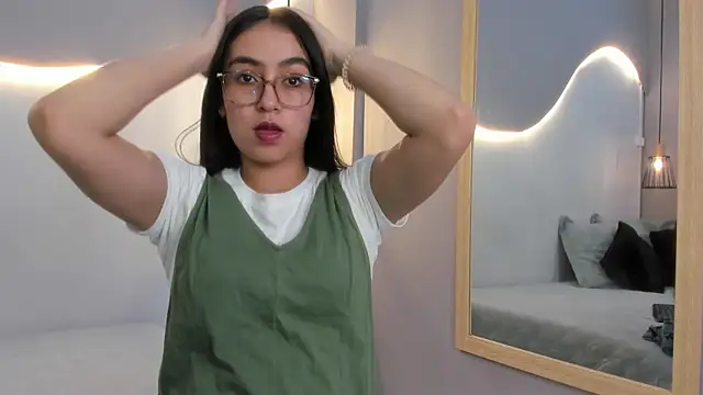 Snapshot of lucelly_15 chatting on 13, 1, 2026 lucelly 15 online show from 13, 1, 2026