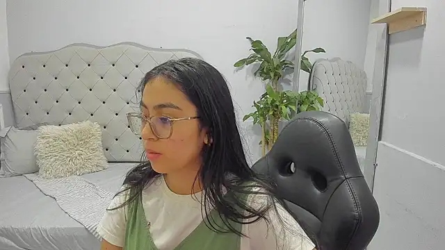 Snapshot of lucelly_15 chatting on 18, 2, 2026 lucelly 15 online show from 18, 2, 2026