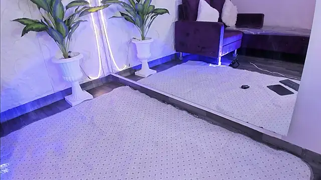 MelanieHillss online show from 16, 12, 2025