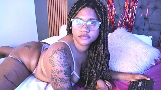 Snapshot of ZahraRose chatting on 15, 2, 2025 ZahraRose online show from 15, 2, 2025