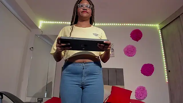 Snapshot of ZahraRose chatting on 26, 2, 2025 ZahraRose online show from 26, 2, 2025