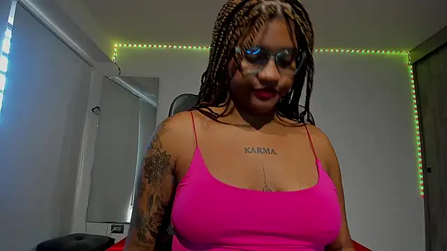 Snapshot of ZahraRose chatting on 7, 3, 2025 ZahraRose online show from 7, 3, 2025