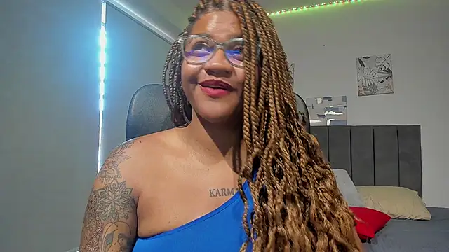 Snapshot of ZahraRose chatting on 10, 3, 2025 ZahraRose online show from 10, 3, 2025