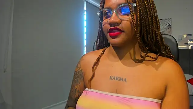 Snapshot of ZahraRose chatting on 15, 3, 2025 ZahraRose online show from 15, 3, 2025