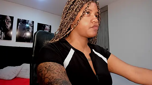 Snapshot of ZahraRose chatting on 16, 9, 2025 ZahraRose online show from 16, 9, 2025