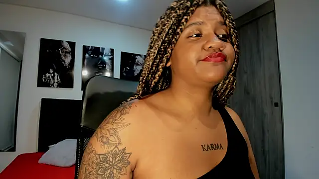 Snapshot of ZahraRose chatting on 17, 9, 2025 ZahraRose online show from 17, 9, 2025