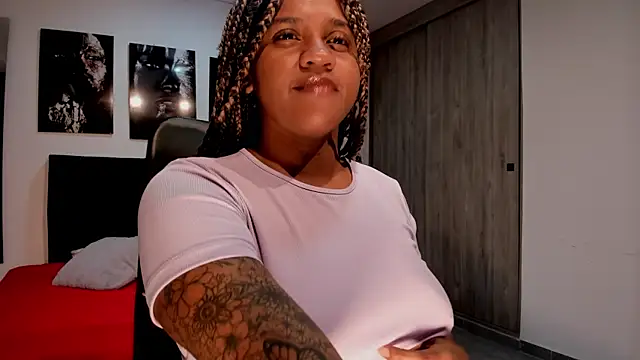 Snapshot of ZahraRose chatting on 19, 9, 2025 ZahraRose online show from 19, 9, 2025